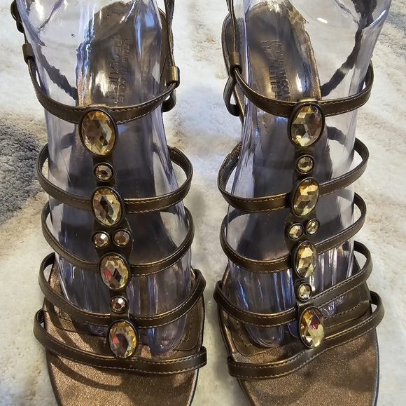 WOMEN'S KENNETH COLE REACTION BRONZE STRAPY HEELS  sz. 9.5 - Picture 1 of 6